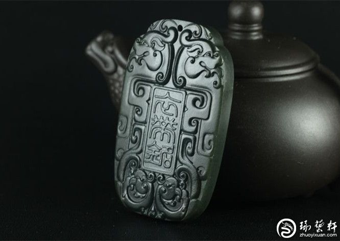 和田玉龙凤玉牌的佩戴-琢艺轩和田玉移动版