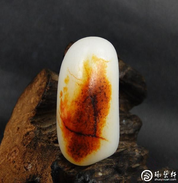 新疆 和田玉 原石 沁色自然 玉佩 解读和田玉籽料的原石和玩料-琢艺轩和田玉移动版