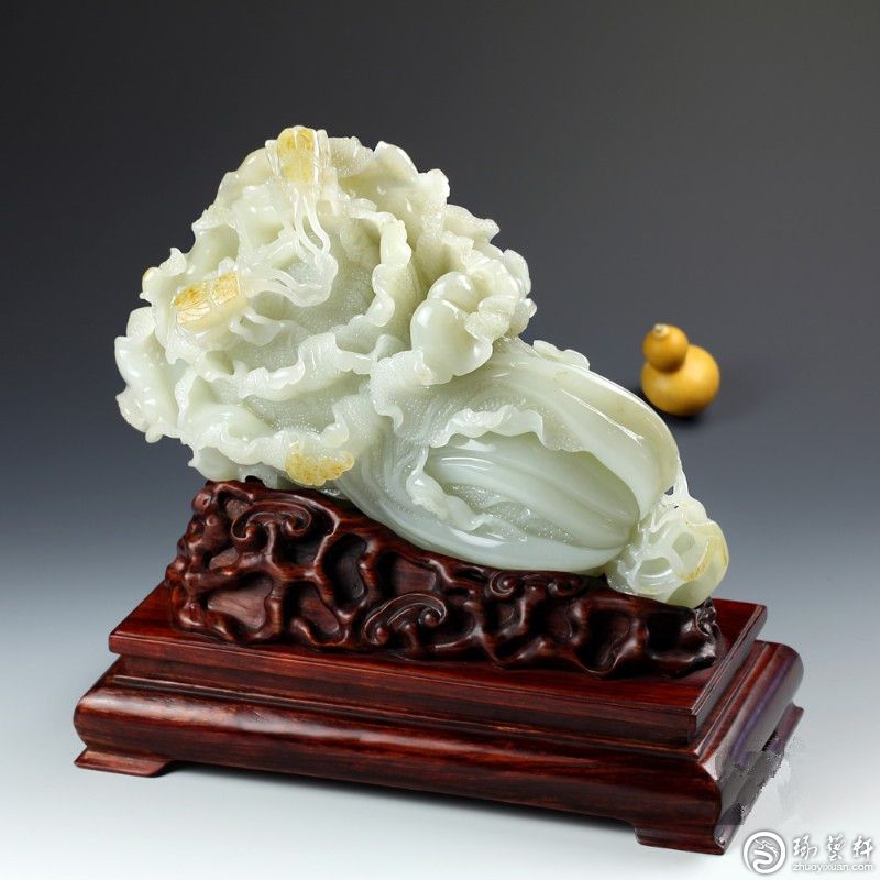 翡翠白菜摆件的四大寓意-琢艺轩和田玉移动版
