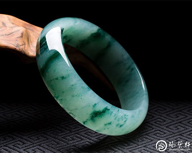 如何看翡翠的“飘花”？-琢艺轩和田玉移动版