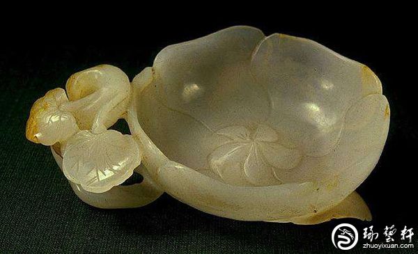 高古玉器收藏老和田玉古玉老玉の透かし彫りにした瑞獣の美しい色